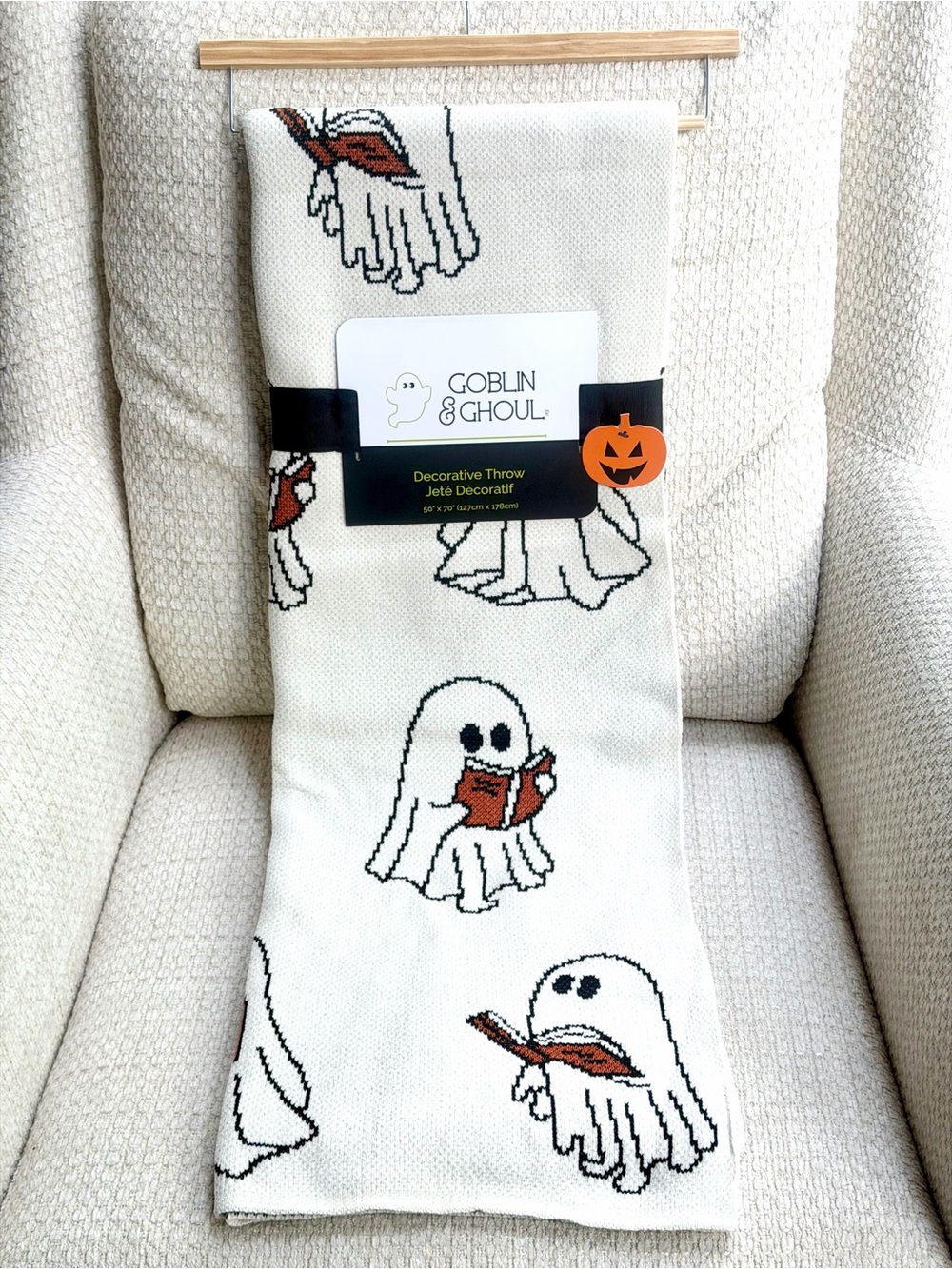 Goblin & Ghoul Ghost Reading Books Viral Throw Blanket Halloween Decor 50x70 NWT